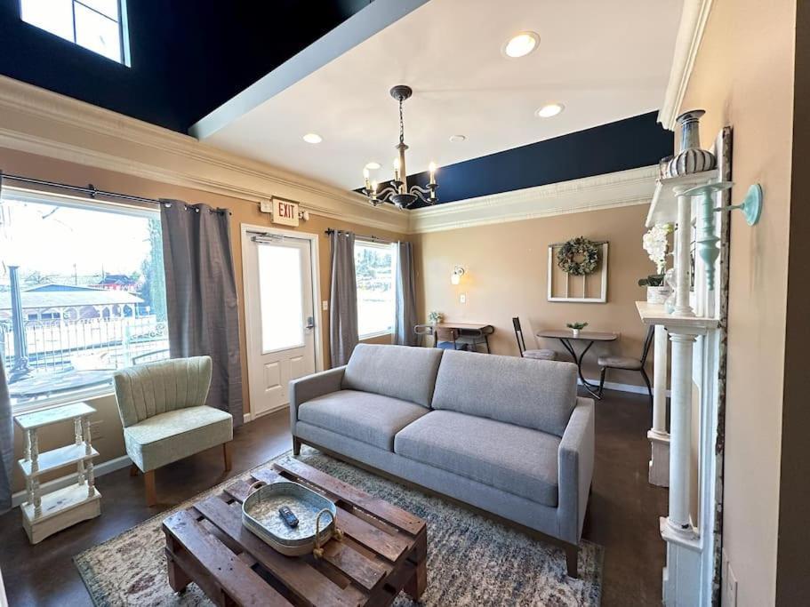 Haven At Hazel~Downtown Loft Apartment Demorest Екстериор снимка