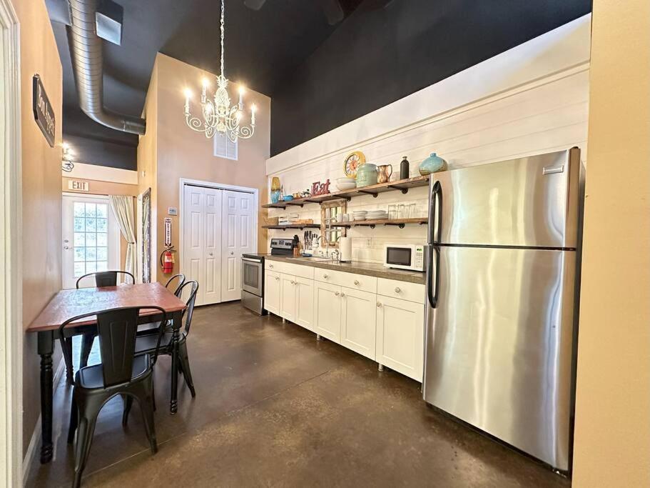 Haven At Hazel~Downtown Loft Apartment Demorest Екстериор снимка