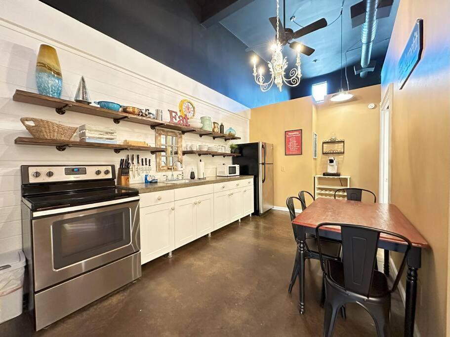 Haven At Hazel~Downtown Loft Apartment Demorest Екстериор снимка